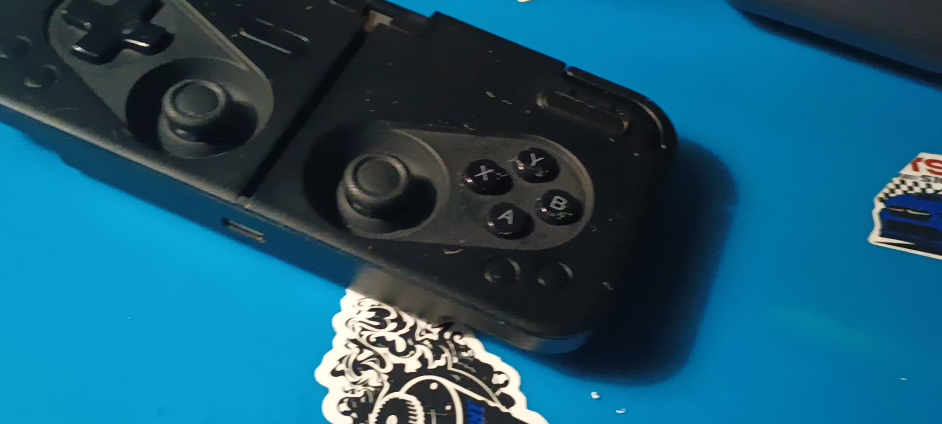 Customer video close-up of the mobile controller